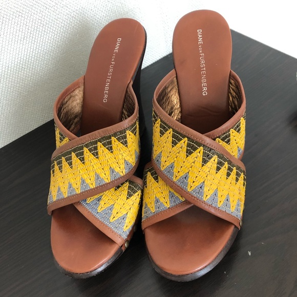 Diane Von Furstenberg Wedge Free Shipping! - Picture 2 of 5